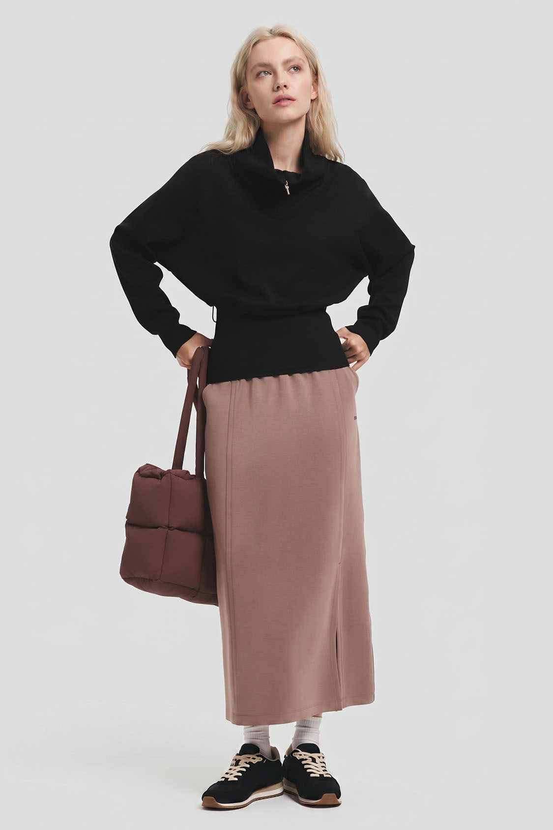 Damen-Sweatshirt mit doppelter Lage, schmaler Passform und halbem Reißverschluss HE022