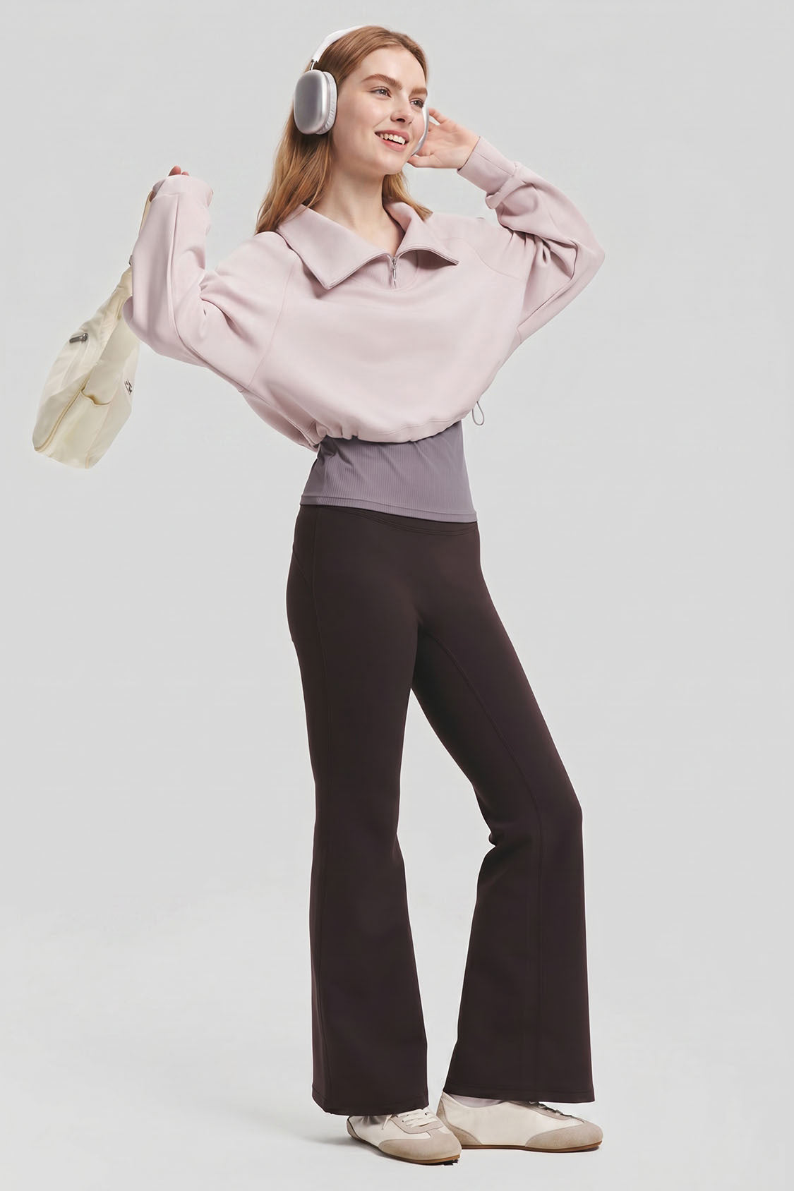 Damen-Sweatshirt mit doppelter Lage, schmaler Passform und halbem Reißverschluss HE022