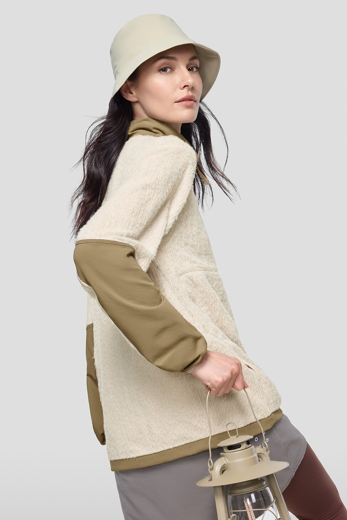 beneunder #color_beige