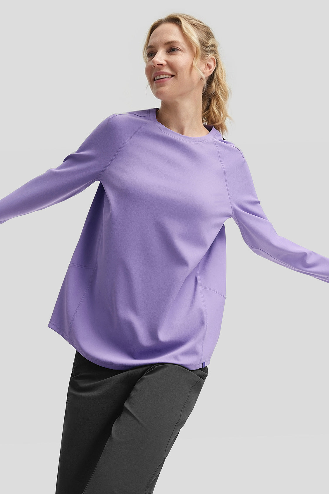 DryFlow – Women’s Quick-Dry Relaxed-Fit Long Sleeve Tee