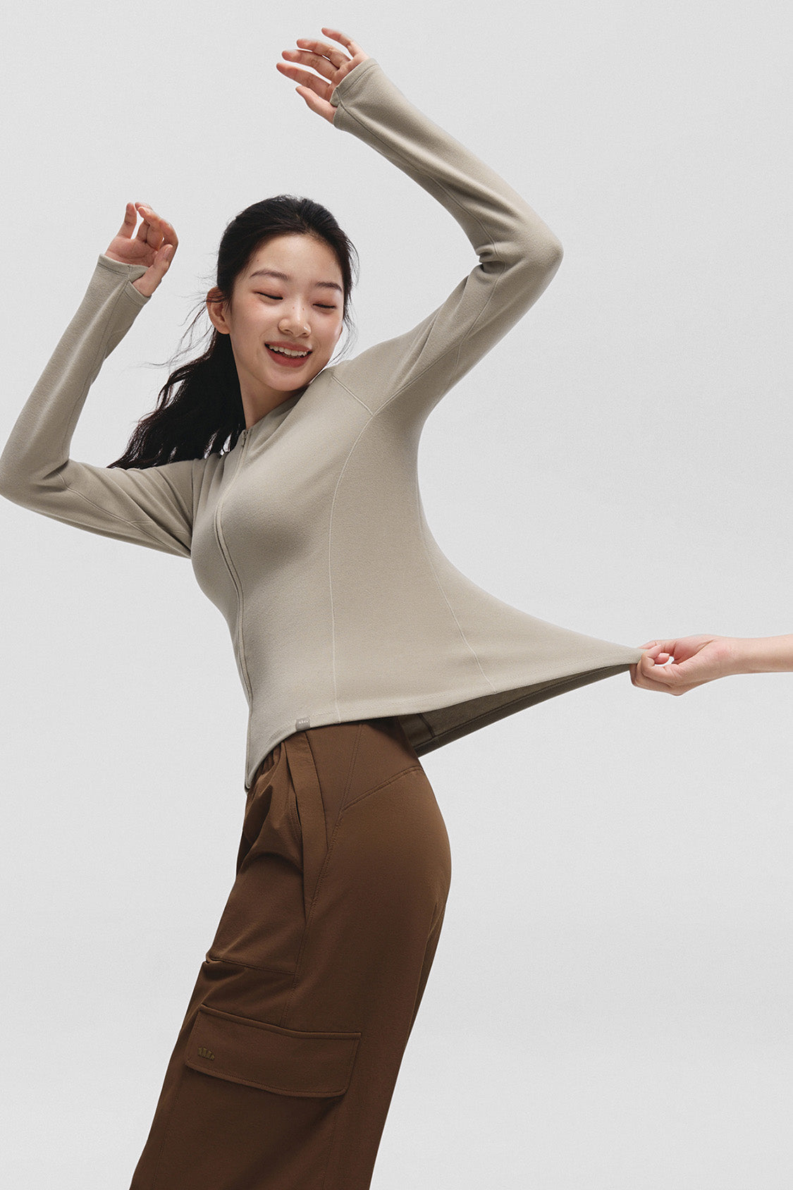 beneunder twintrail womens medium warmth double zip fleece base layer #color_light brown