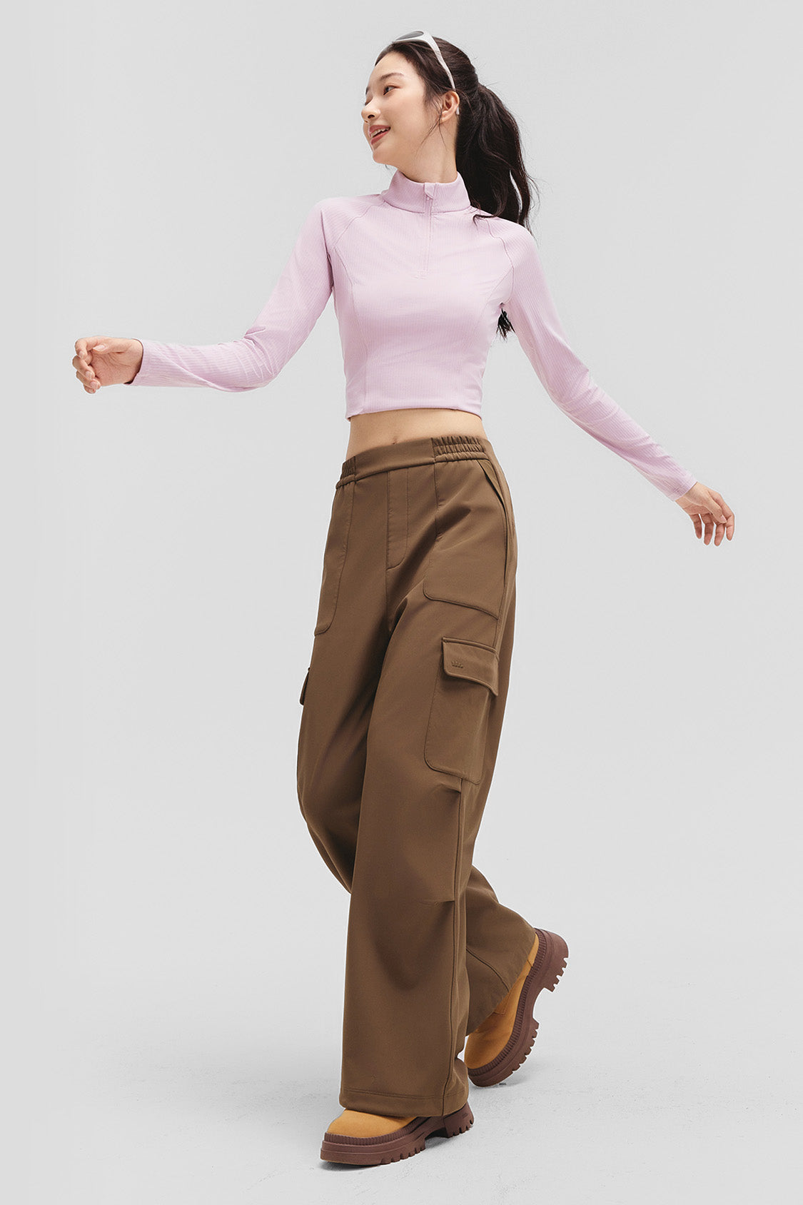 beneunder stormparatroop – women’s thermal parachute softshell pants #color_truffle brown