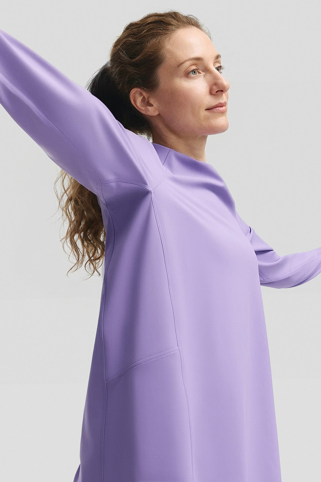 DryFlow – Women’s Quick-Dry Relaxed-Fit Long Sleeve Tee