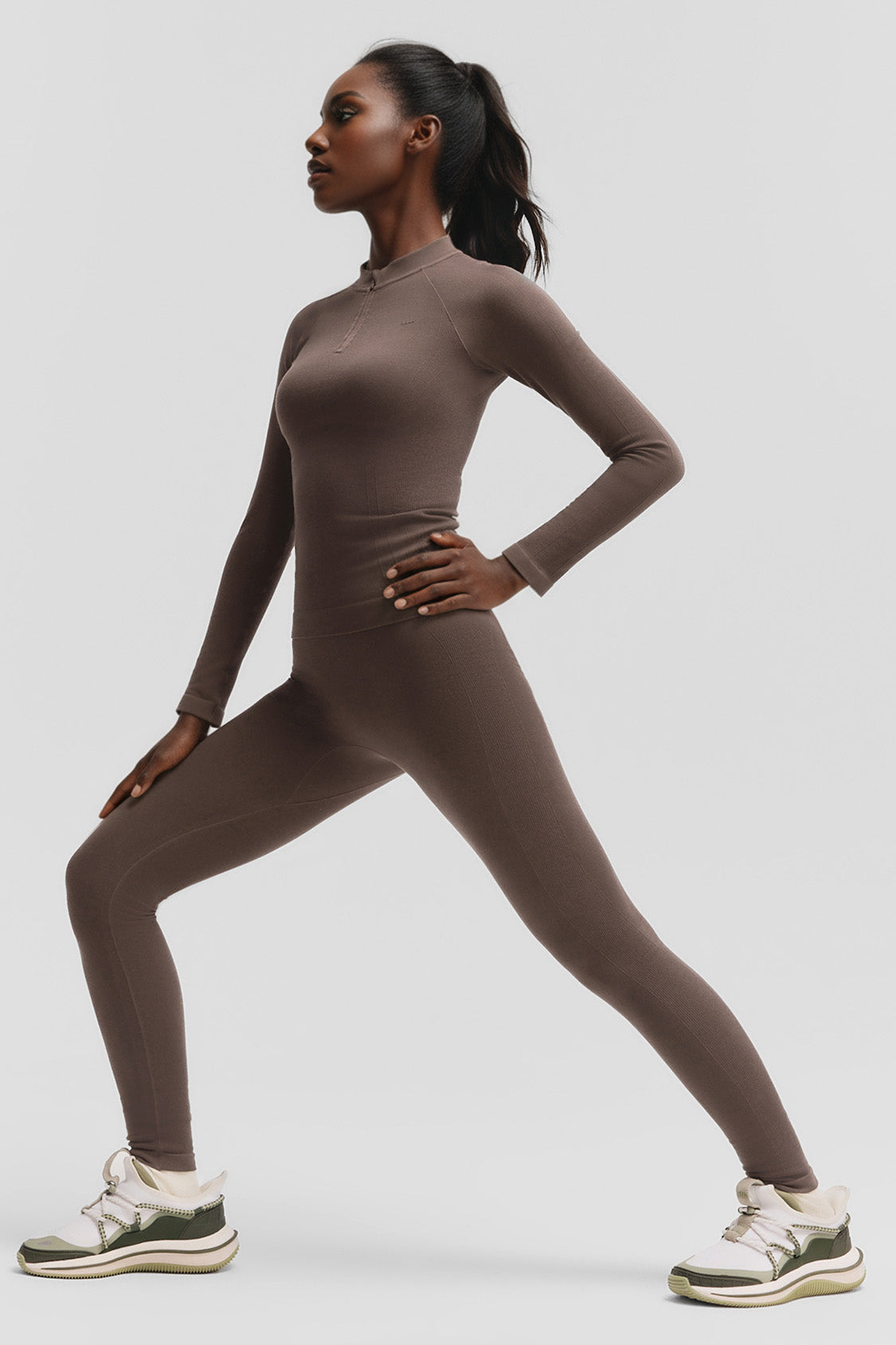 beneunder motionset womens light warmth sport performance base layer set #color_brown