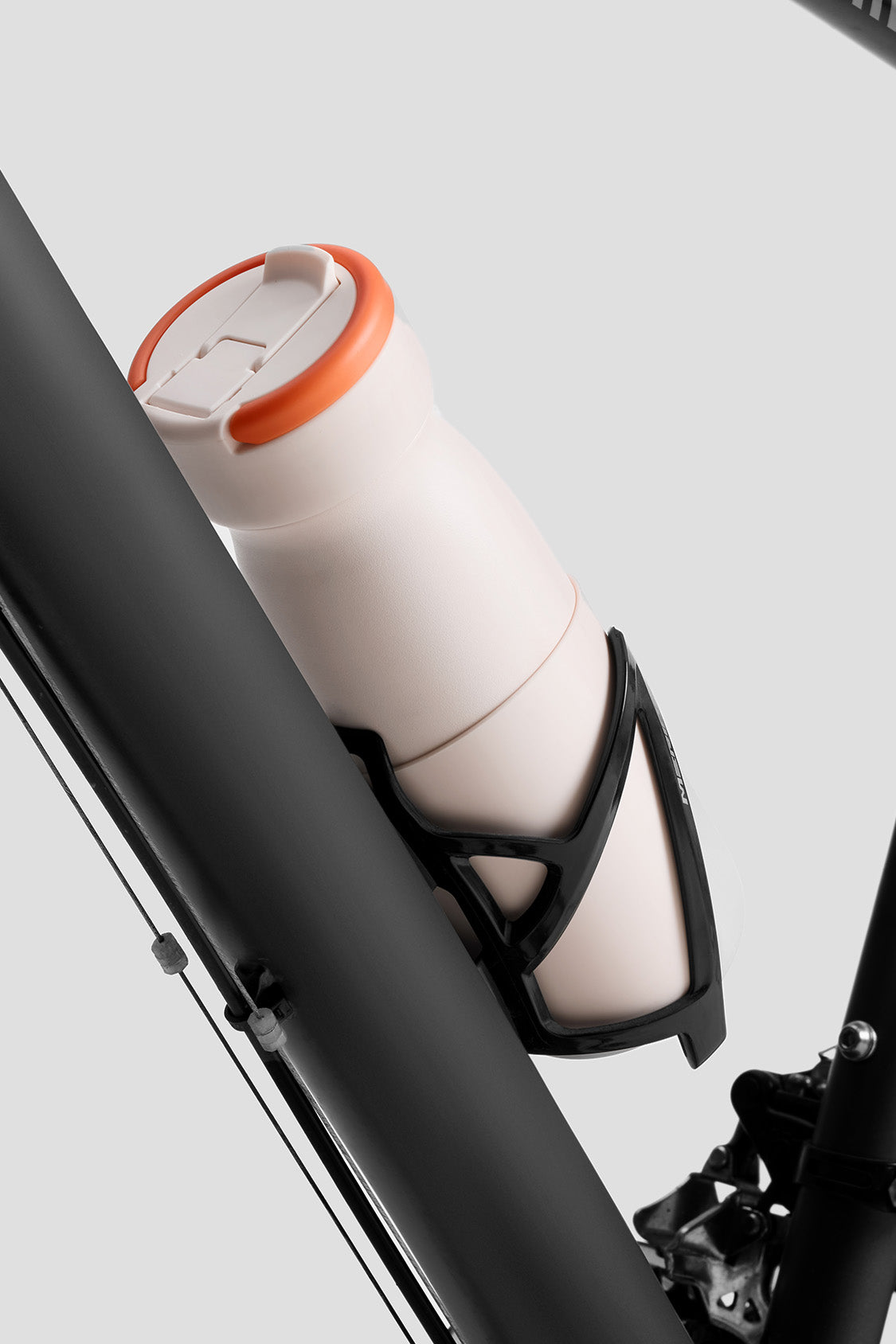 beneunder sports bottle #color_white